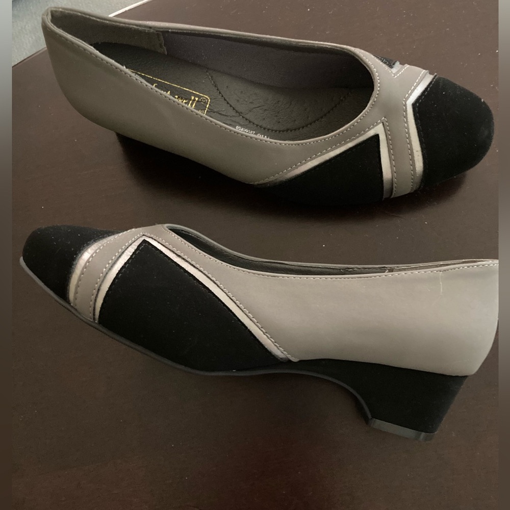 New Size 8W Beacon Gray and Black Loafers for Effortless Style